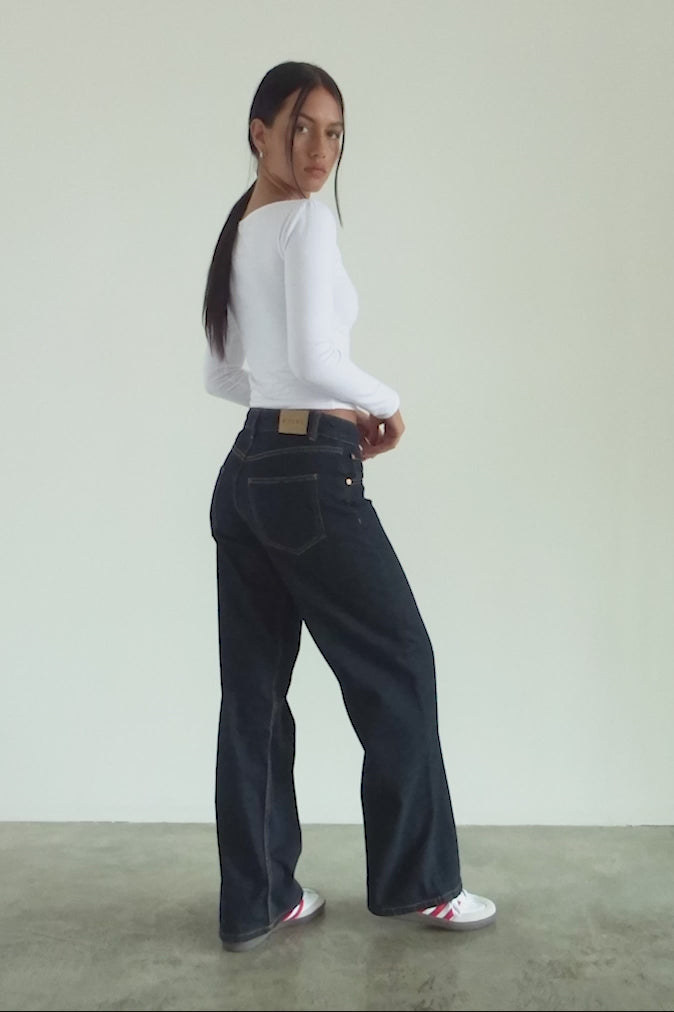 April - Low Rise Parallel Fit Classic Jeans