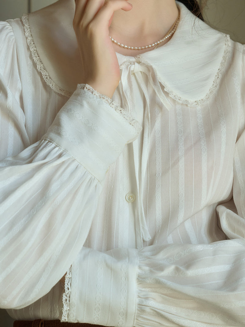 Angela - Addilyn Romantic Doll Collar Blouse